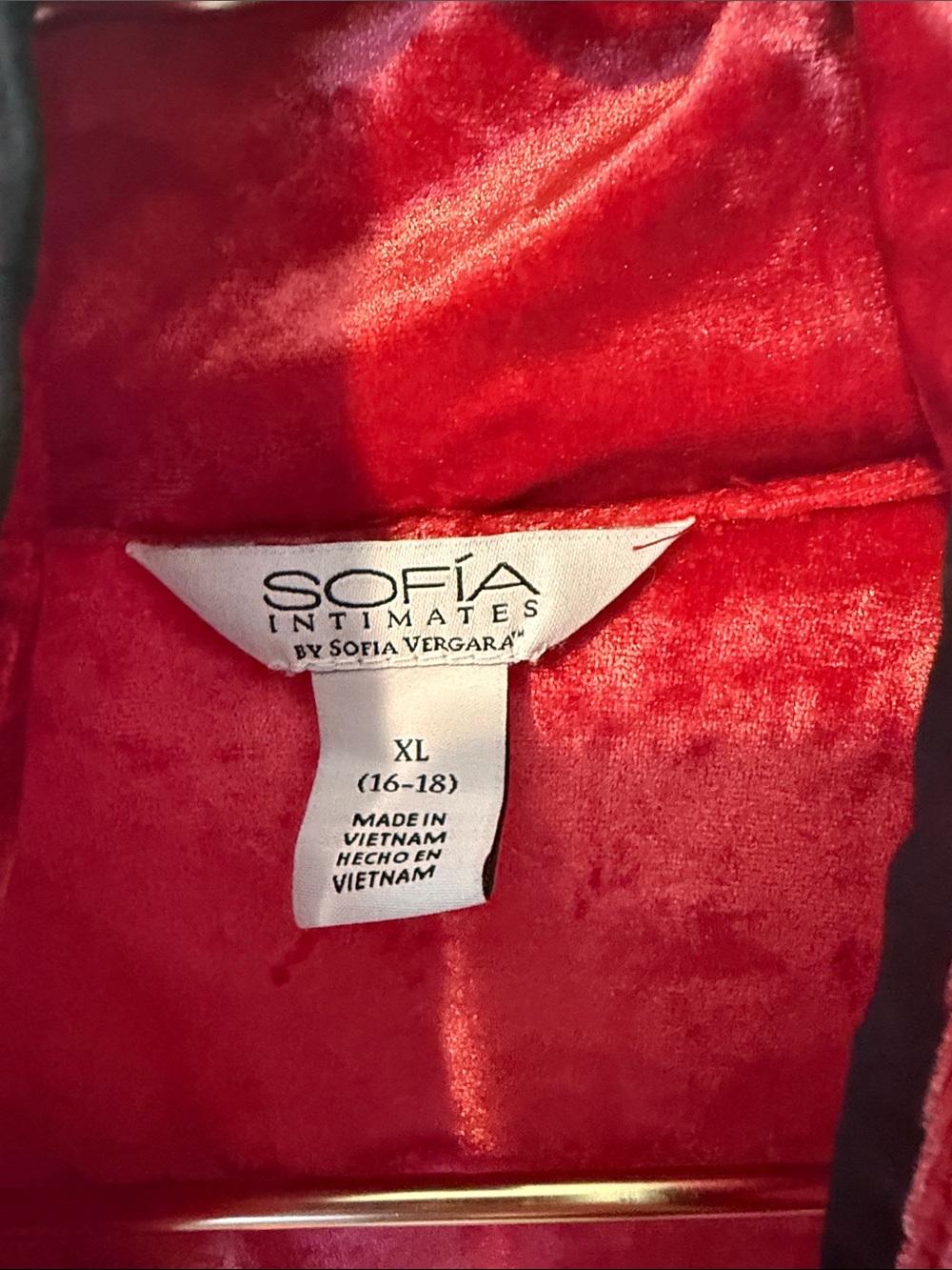 sofia vergara intimates pjs Crushed Velvet Two-Piece Pajama Set - Red - Picture 3 of 7